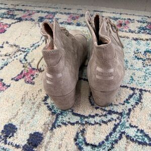 Toms Women's Lace Up Boots - Taupe Suede
